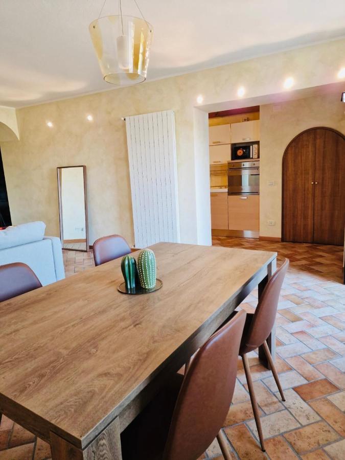Thomas' Castle Apartman Pozzolengo Kültér fotó