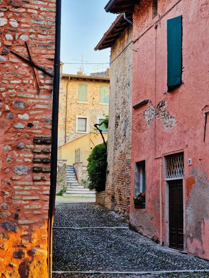 Thomas' Castle Apartman Pozzolengo Kültér fotó