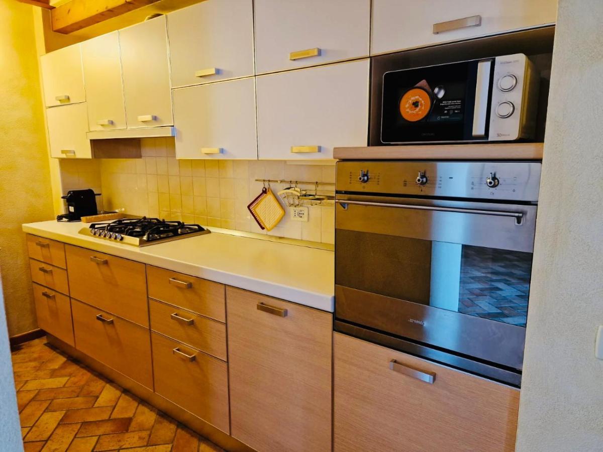 Thomas' Castle Apartman Pozzolengo Kültér fotó