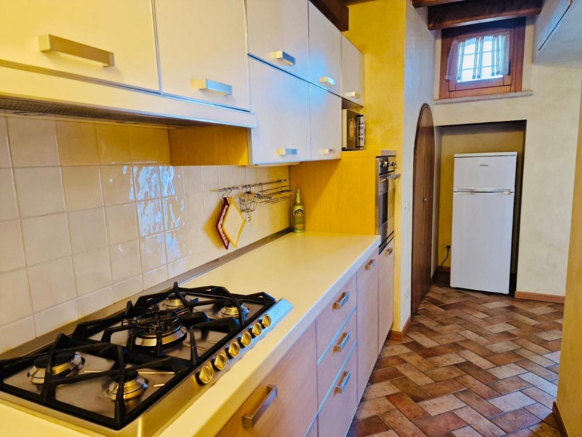 Thomas' Castle Apartman Pozzolengo Kültér fotó